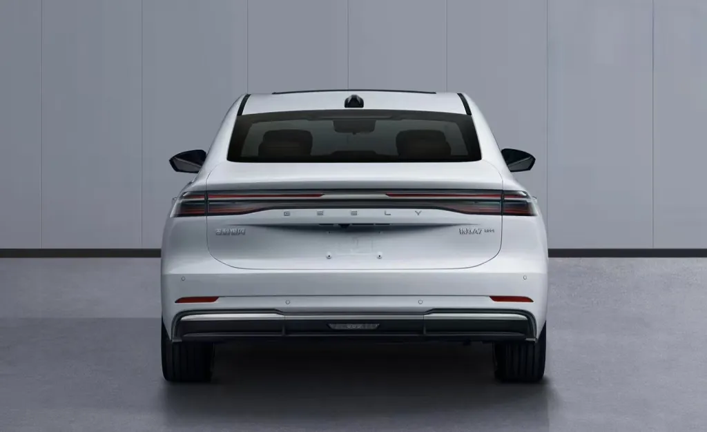 Geely Galaxy A7 Long-Range PHEV 2026: гибрид с увеличенной батареей и запасом хода 175 км