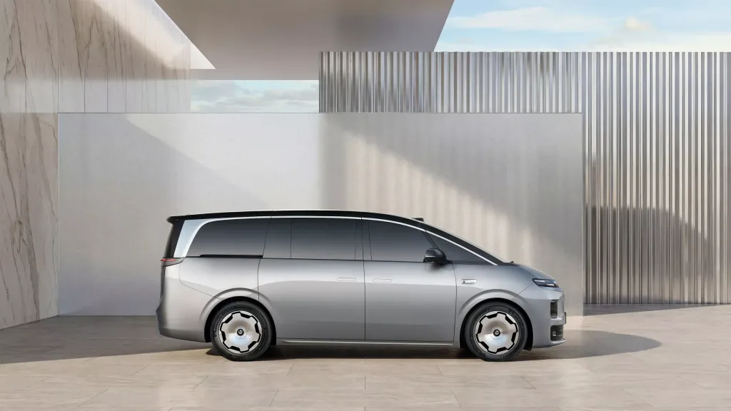 Leapmotor D99: электрический минивэн с рекордной батареей и запасом хода до 720 км