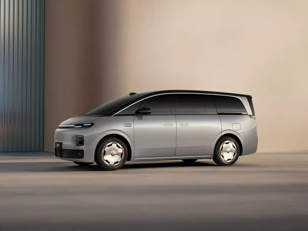 Leapmotor D99: электрический минивэн с рекордной батареей и запасом хода до 720 км