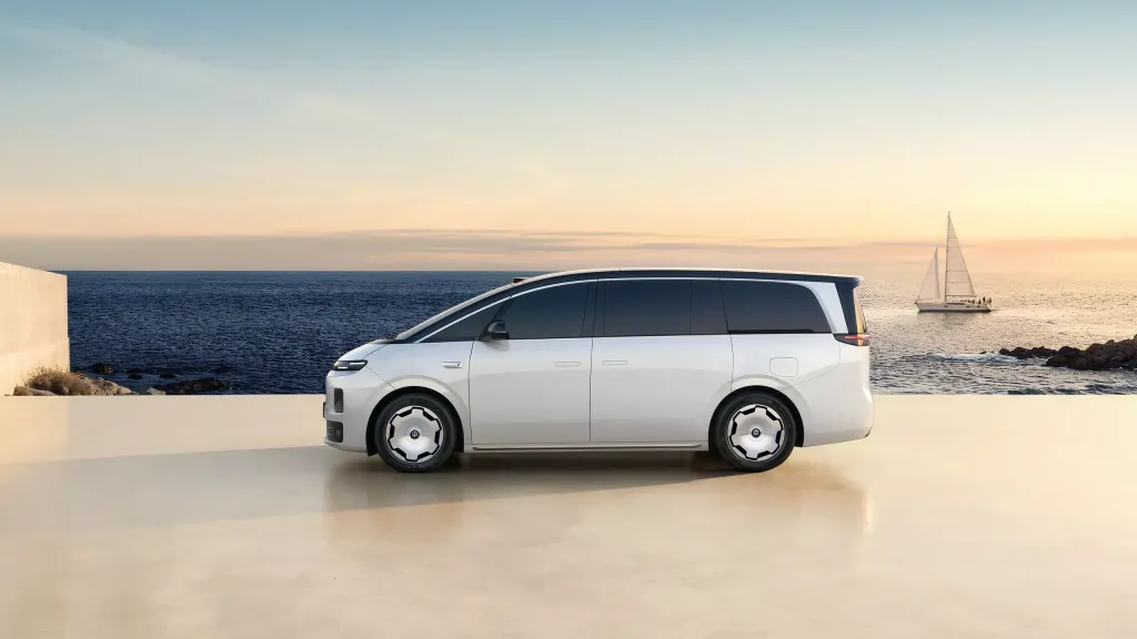 Leapmotor D99: электрический минивэн с рекордной батареей и запасом хода до 720 км