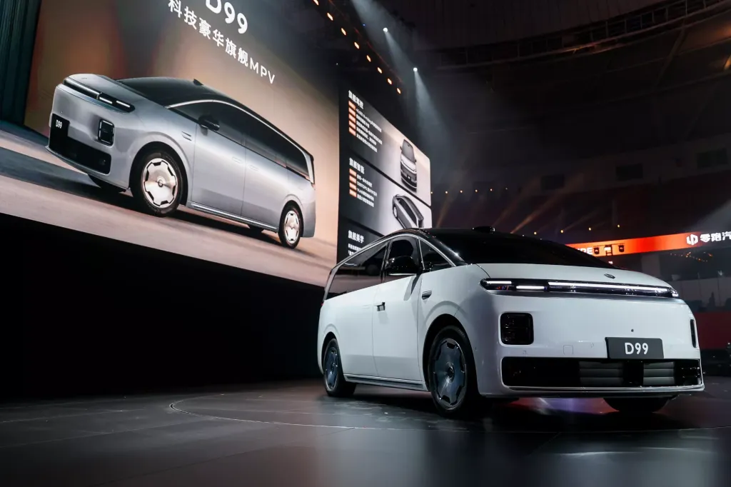 Leapmotor D99: электрический минивэн с рекордной батареей и запасом хода до 720 км