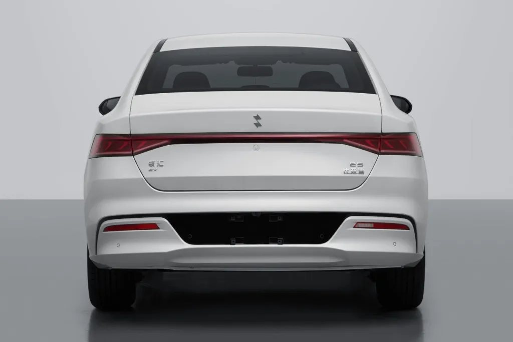 BYD Linghui: какие модели BYD скрываются под новым суббрендом для такси и автопарков