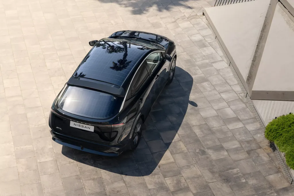 Nissan Ariya: солнечная концепция с панелями на кузове обещает до 23 км пробега в день