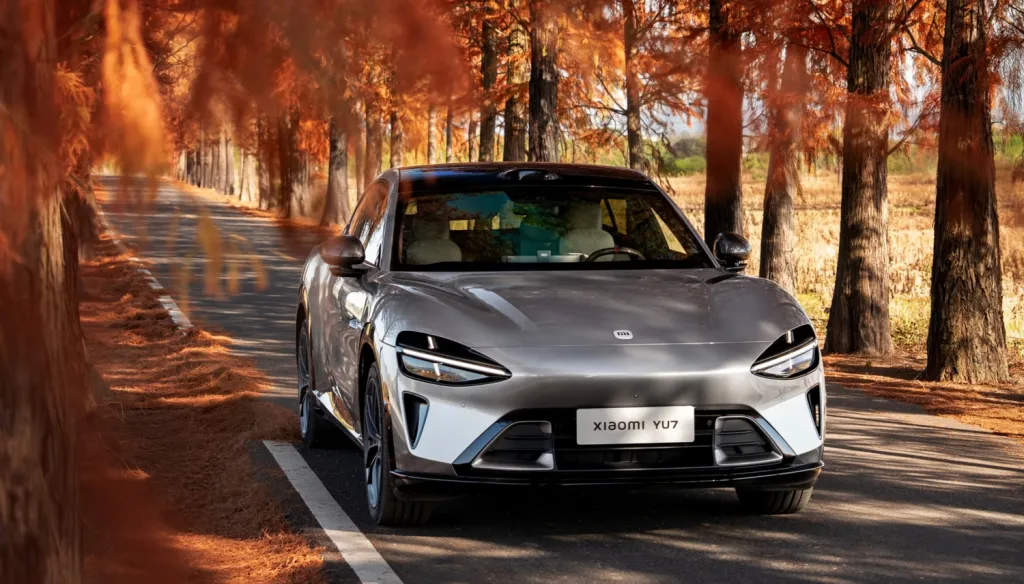 Xiaomi SU7 и YU7: Xiaomi поставила более 400 000 электромобилей за 2025 год