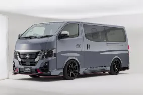 Nissan Caravan примерил образ GT-R: японский фургон получил оформление в стиле Nismo