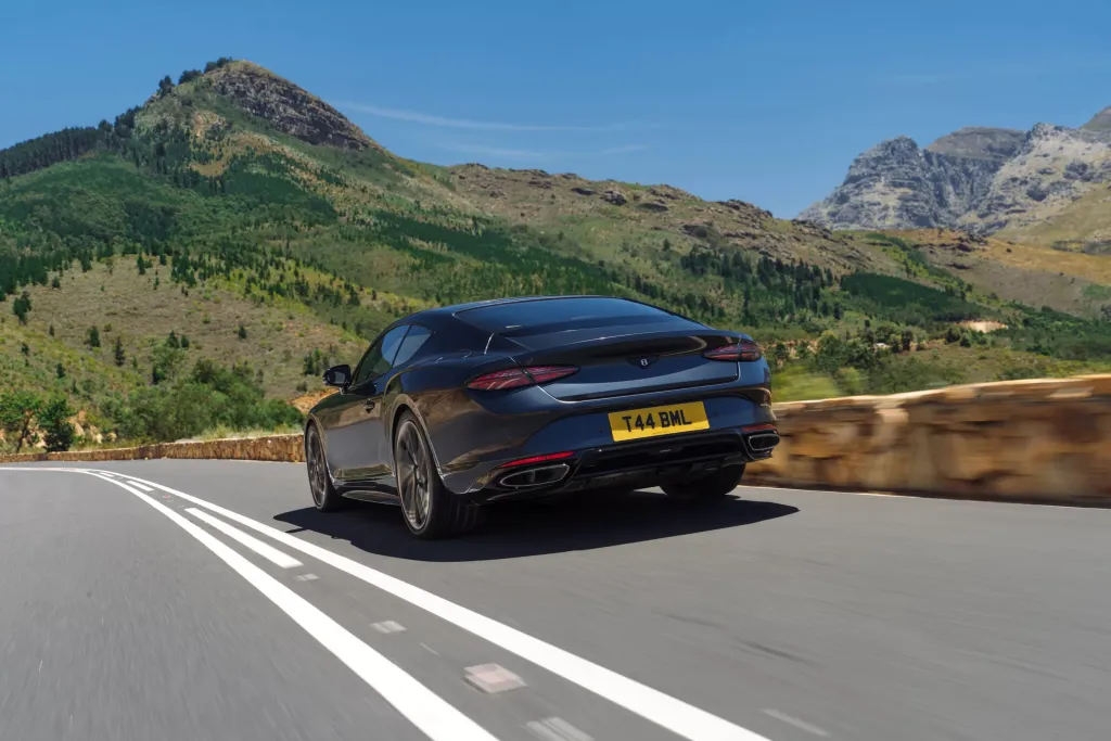 Bentley Continental GT S и Bentley Continental GTC S 2026: спортивная середина линейки с тягой 930 Н·м