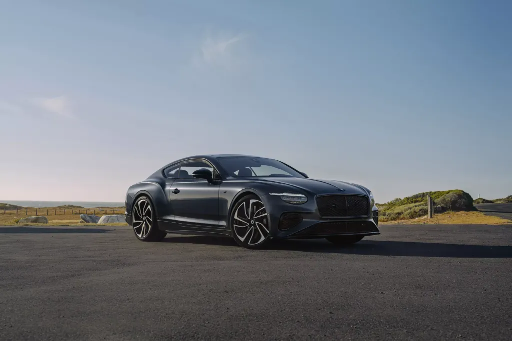 Bentley Continental GT S и Bentley Continental GTC S 2026: спортивная середина линейки с тягой 930 Н·м