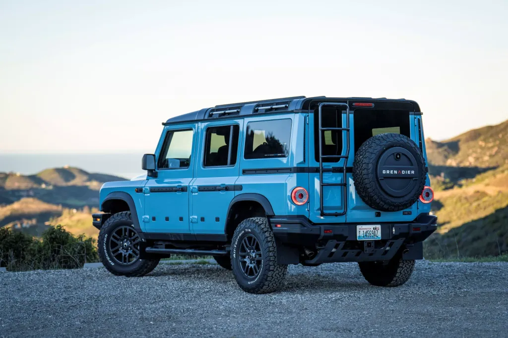 neos Grenadier 2026 получил новое рулевое управление и версию Black Edition без прибавки к цене