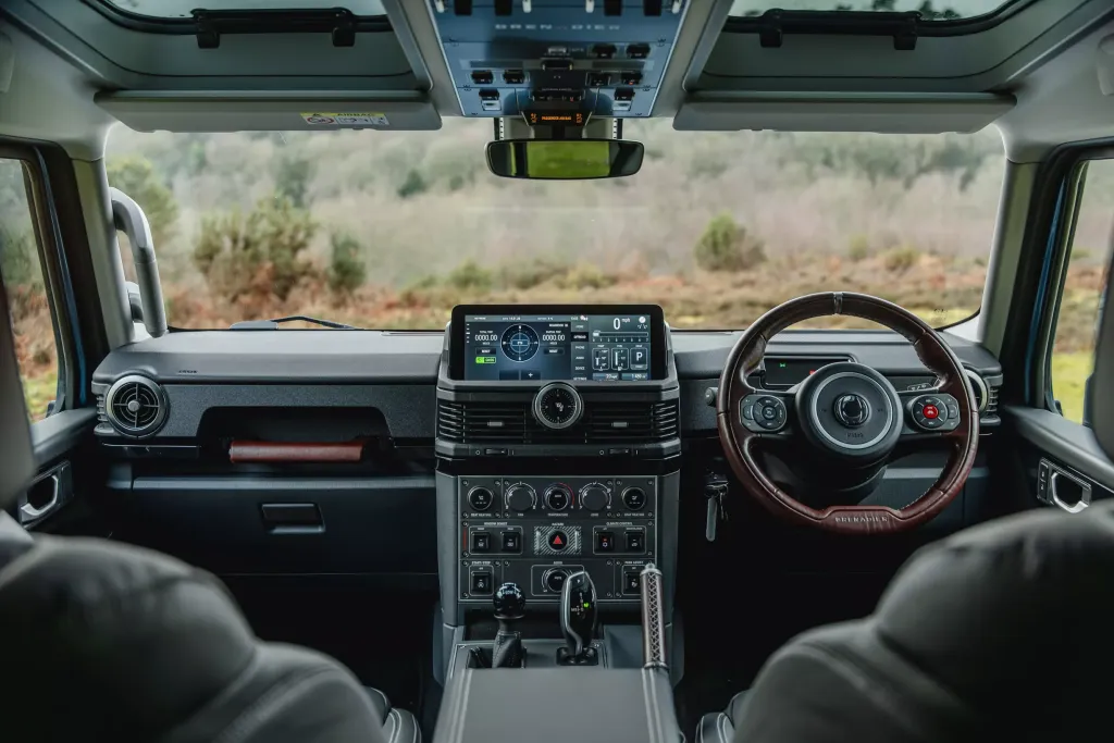 neos Grenadier 2026 получил новое рулевое управление и версию Black Edition без прибавки к цене