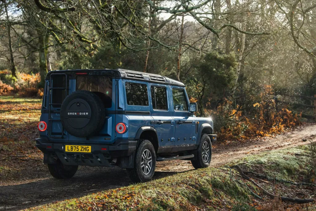 neos Grenadier 2026 получил новое рулевое управление и версию Black Edition без прибавки к цене