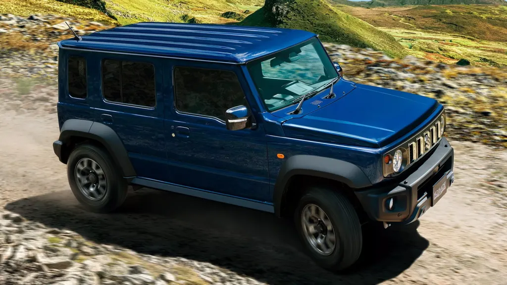 Suzuki Jimny Nomade 2026: пятидверный внедорожник стал безопаснее и удобнее