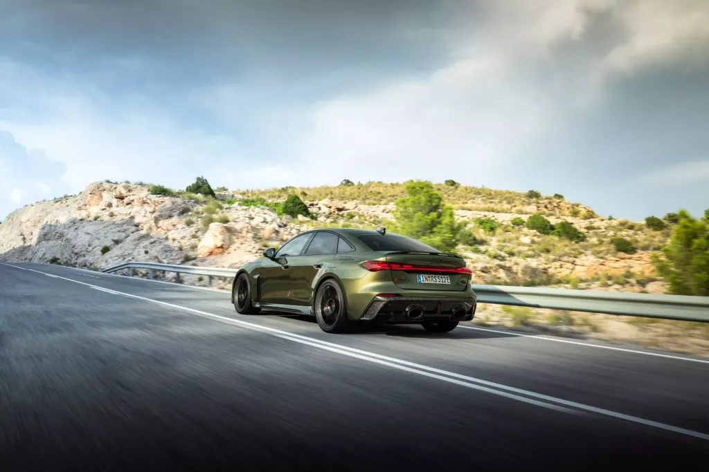 Новый Audi RS5 стал подзаряжаемым гибридом: 630 л.с., 0–100 за 3,6 с