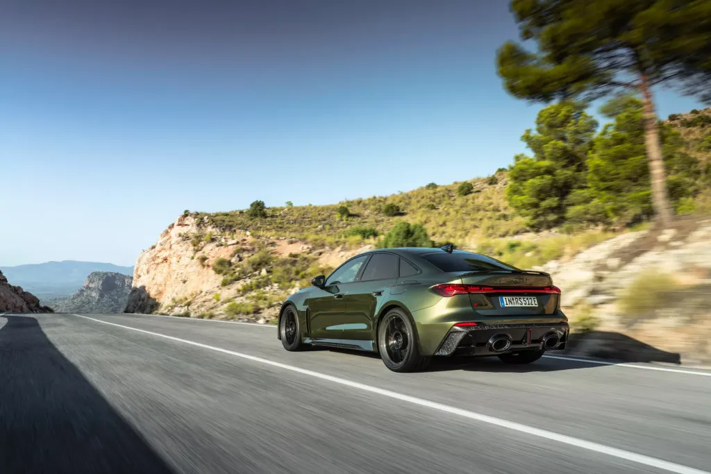 Новый Audi RS5 стал подзаряжаемым гибридом: 630 л.с., 0–100 за 3,6 с