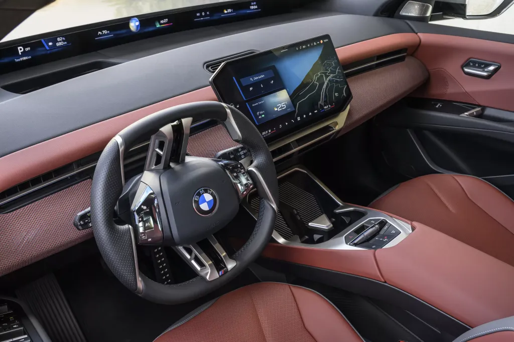 BMW iX3 почти распродан до конца 2026 года — компания ускоряет выпуск и добавляет улучшения