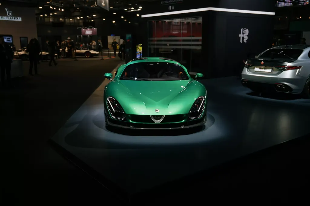 Alfa Romeo 33 Stradale и Maserati MC20 GT2 Stradale: первые работы Bottegafuoriserie показали в Париж