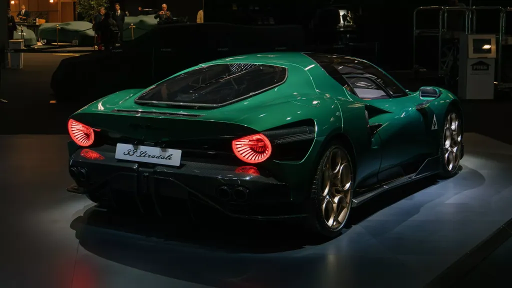 Alfa Romeo 33 Stradale и Maserati MC20 GT2 Stradale: первые работы Bottegafuoriserie показали в Париж