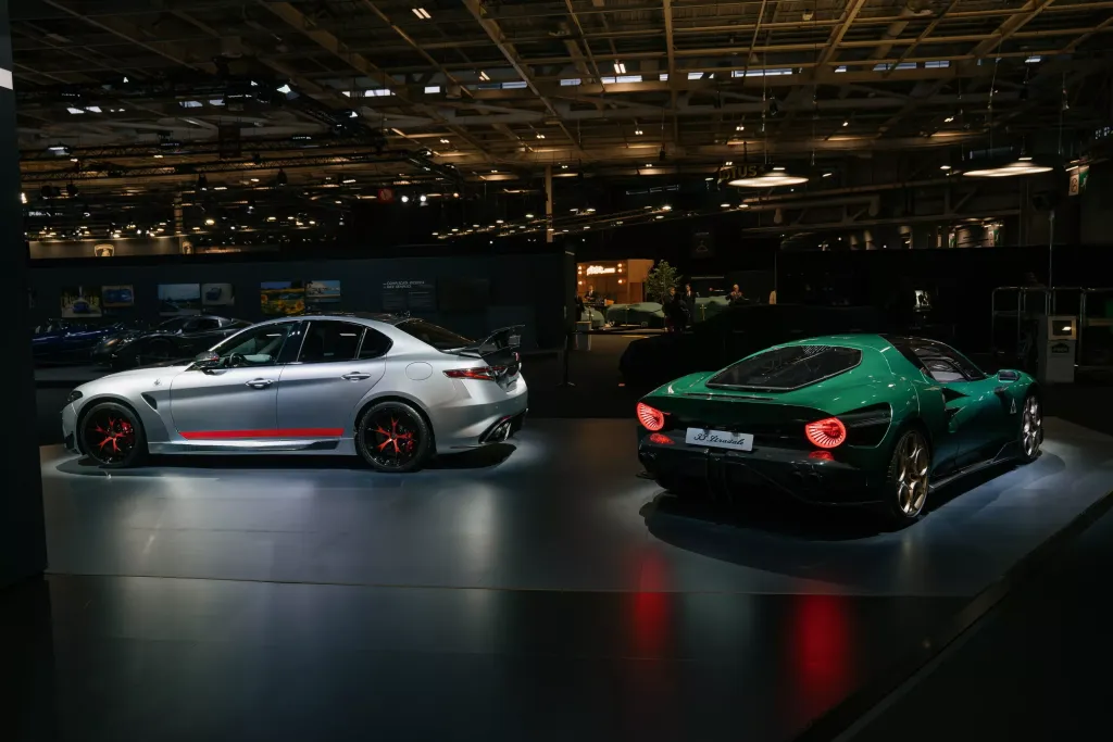 Alfa Romeo 33 Stradale и Maserati MC20 GT2 Stradale: первые работы Bottegafuoriserie показали в Париж