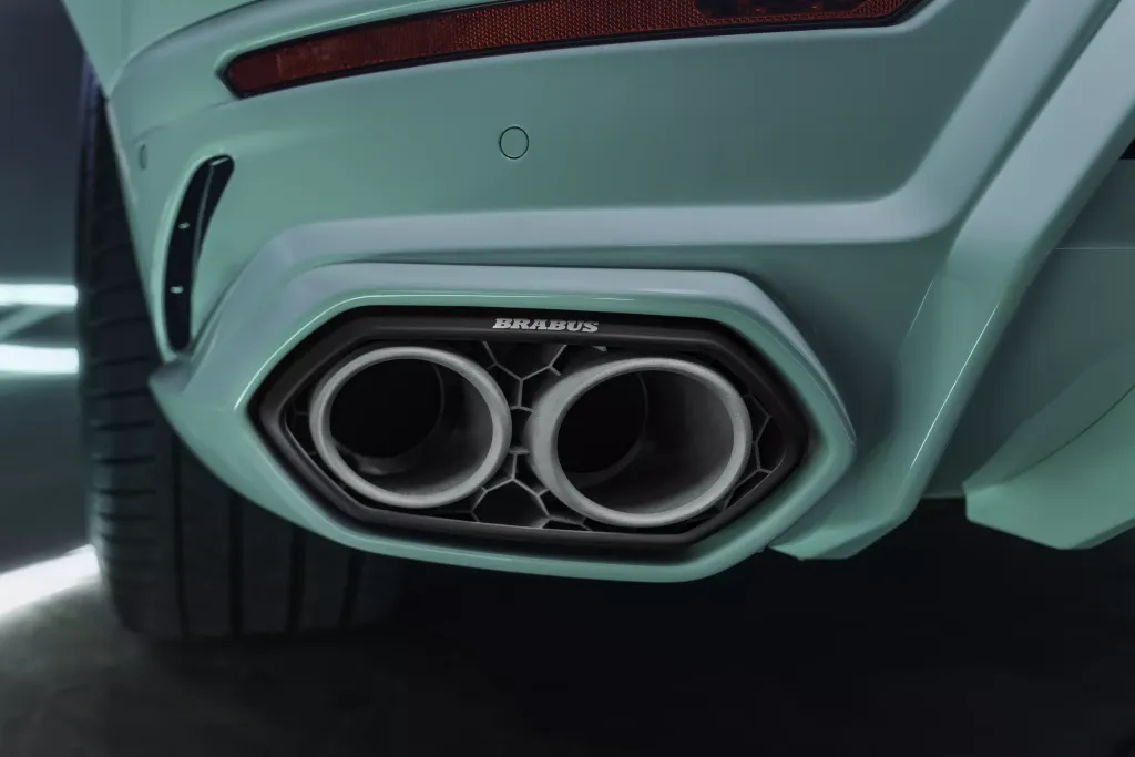 Brabus впервые взялся за Lamborghini Urus SE и сделал две версии на 900 л.с.