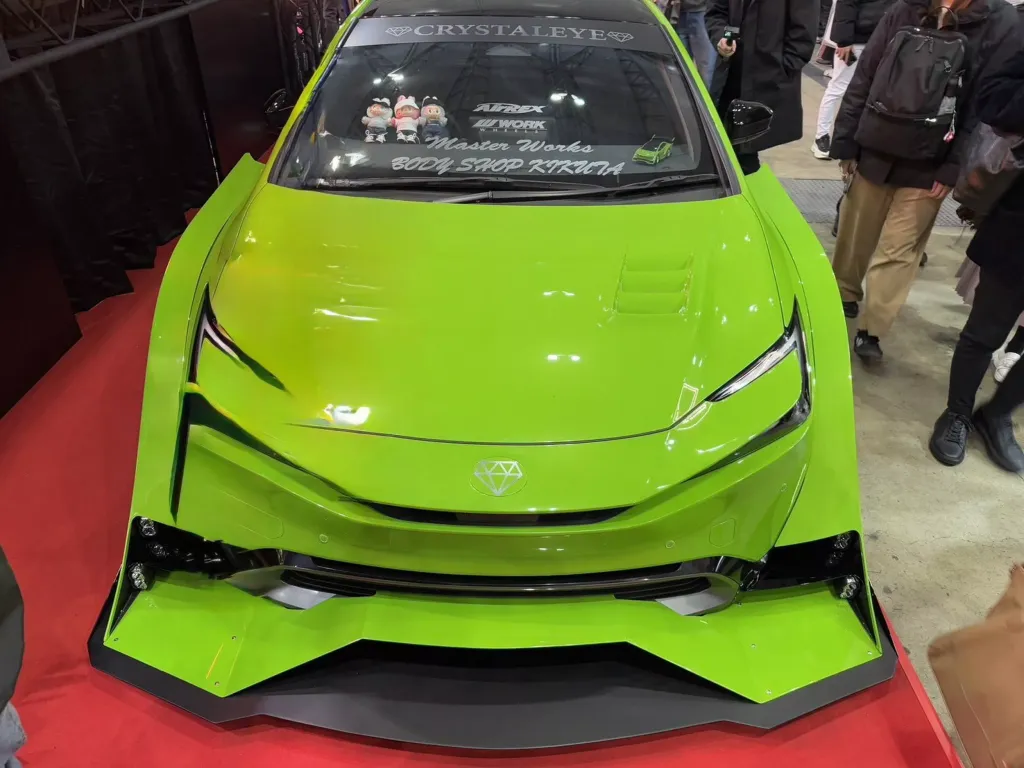 Toyota Prius получил экстремальный обвес и светотехнику в стиле «босодзоку»