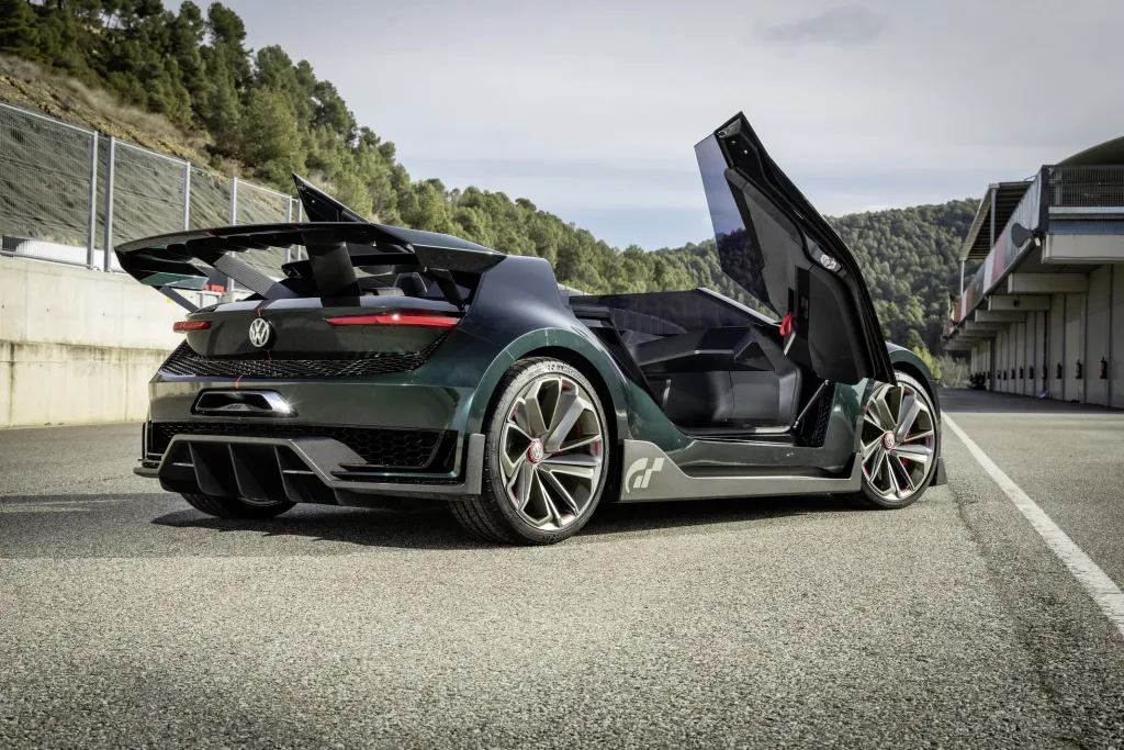 Volkswagen Golf GTI отмечает 50 лет: три безумных концепта из прошлого