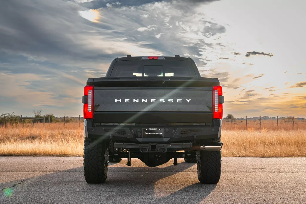 Hennessey VelociRaptor 1200 на Ford F-250: юбилейный пикап на 250 экземпляров
