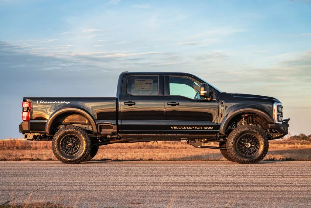 Hennessey VelociRaptor 1200 на Ford F-250: юбилейный пикап на 250 экземпляров