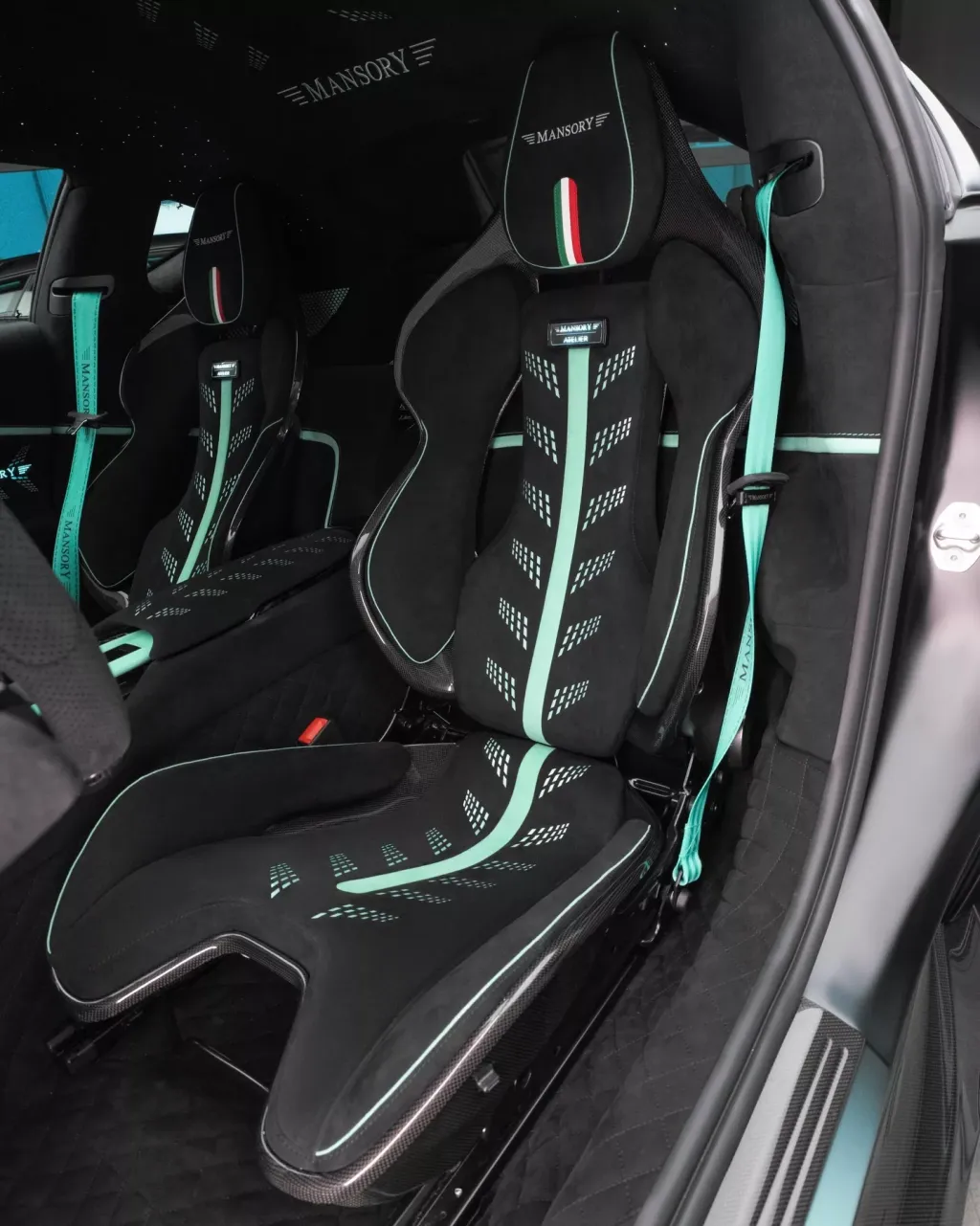 Mansory Ferrari 12Cilindri: углепластиковый облик и прибавка мощности для атмосферного V12