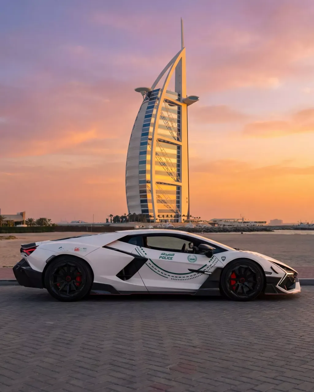 Lamborghini Revuelto от Mansory стал новым демонстрационным авто полиции Дубая