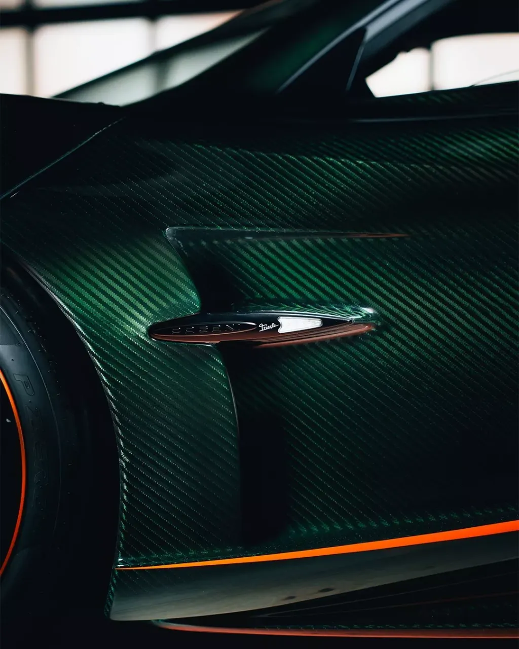 Pagani Huayra 70: три эксклюзивных купе к 70-летию Орасио Пагани и редкая «механика»