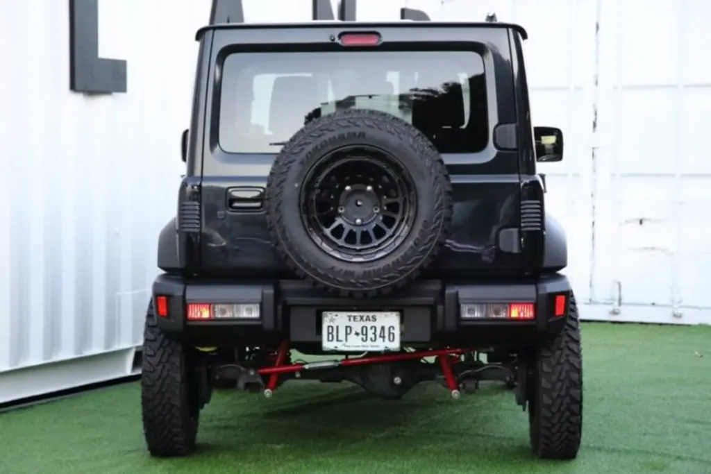 Suzuki Jimny превращают в «маленький» Toyota Land Cruiser 70: японский комплект 70YO.70 уже продаётся готовыми машинами