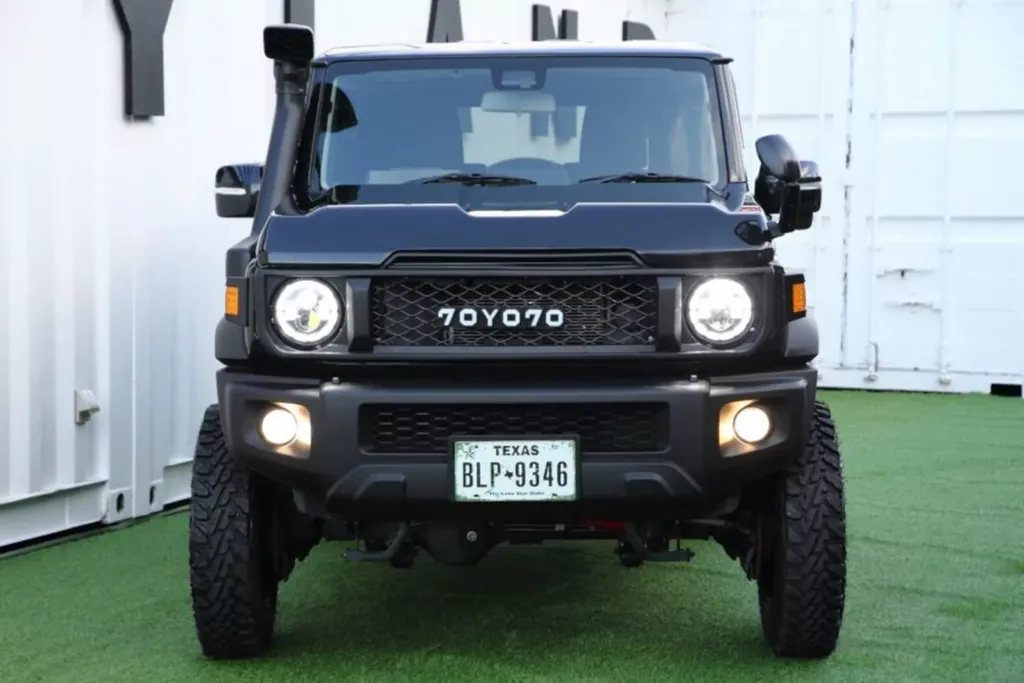 Suzuki Jimny превращают в «маленький» Toyota Land Cruiser 70: японский комплект 70YO.70 уже продаётся готовыми машинами