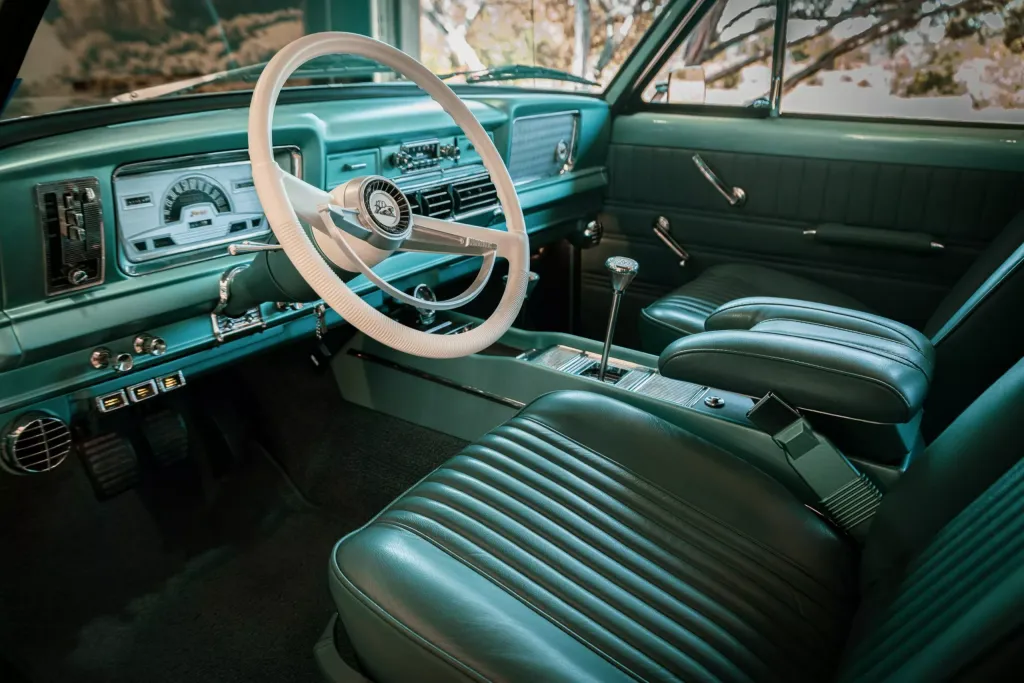 Jeep Super Wagoneer от Vigilante: редкий внедорожник 1960-х с V8 6,4 и механической коробкой