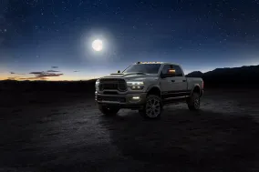 Ram 2500 Lunar Edition 2026 получил двухцветный кузов и особое оснащение