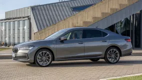 Skoda Superb стала «тихим» флагманом: 268 сил, но без рекордов разгона