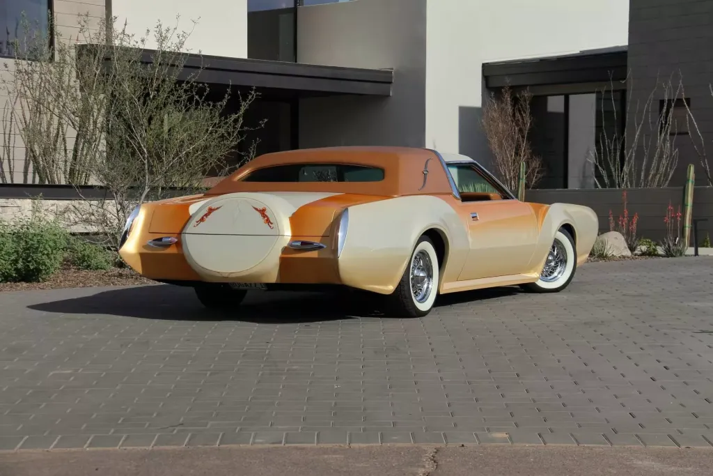 Lincoln Continental Mark IV Bugazzi: редкий «Линкольн» с гранитной отделкой салона