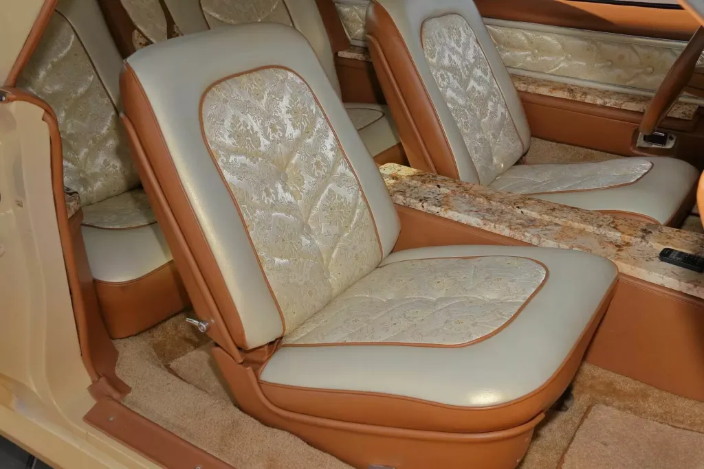 Lincoln Continental Mark IV Bugazzi: редкий «Линкольн» с гранитной отделкой салона