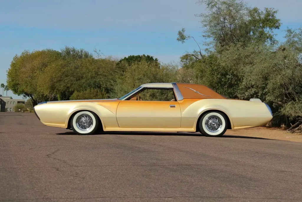 Lincoln Continental Mark IV Bugazzi: редкий «Линкольн» с гранитной отделкой салона