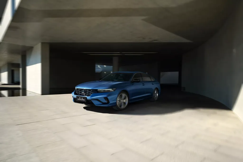 Honda Accord e:PHEV в Китае резко подешевел: скидка 100 000 юаней и лимит 1000 машин