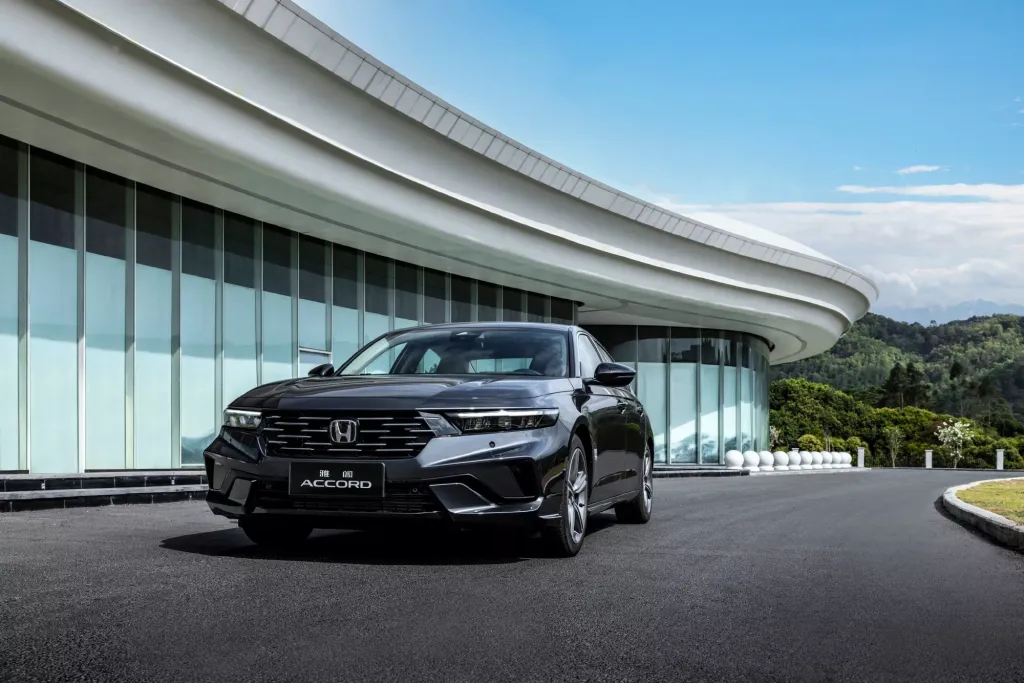 Honda Accord e:PHEV в Китае резко подешевел: скидка 100 000 юаней и лимит 1000 машин