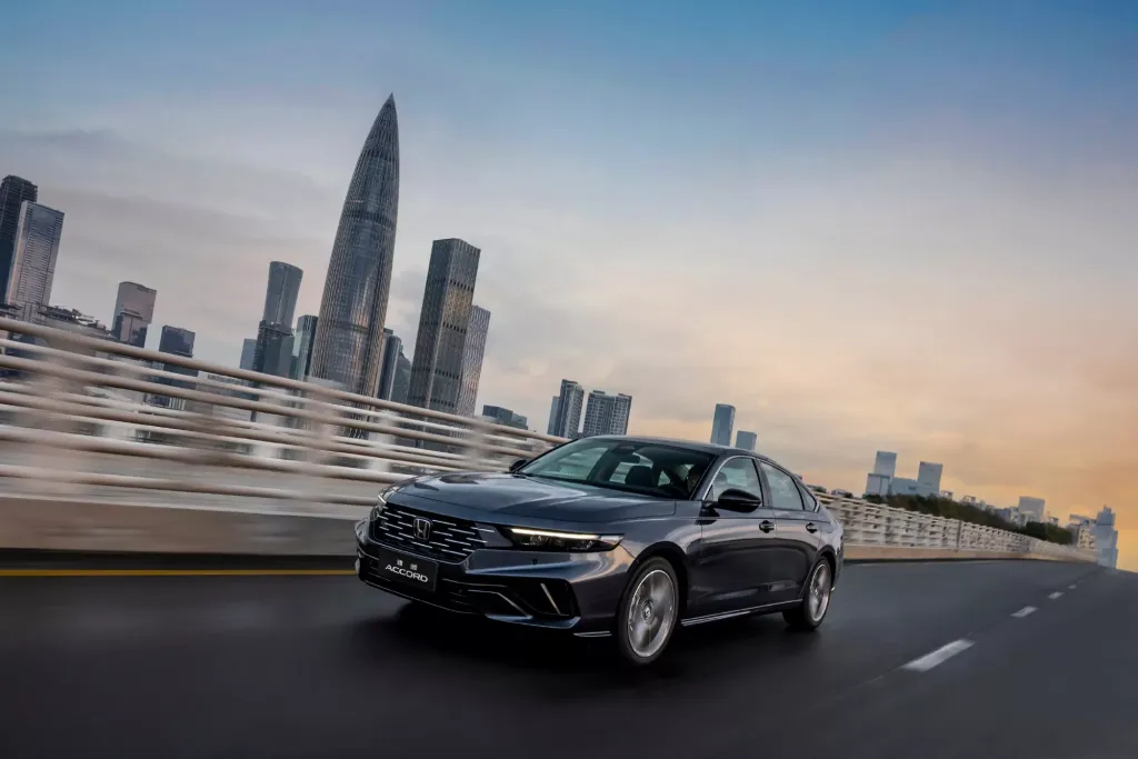 Honda Accord e:PHEV в Китае резко подешевел: скидка 100 000 юаней и лимит 1000 машин