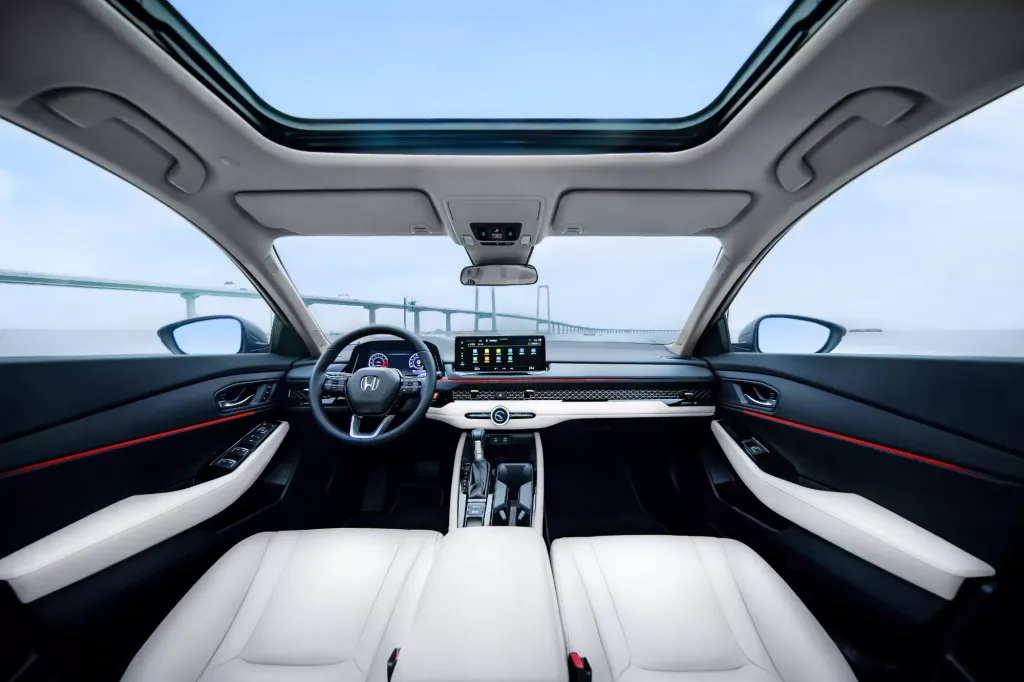 Honda Accord e:PHEV в Китае резко подешевел: скидка 100 000 юаней и лимит 1000 машин