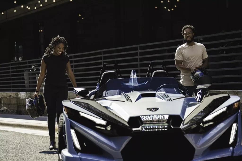 Polaris Slingshot Signature Edition 2026 получил уникальную краску и богатое оснащение