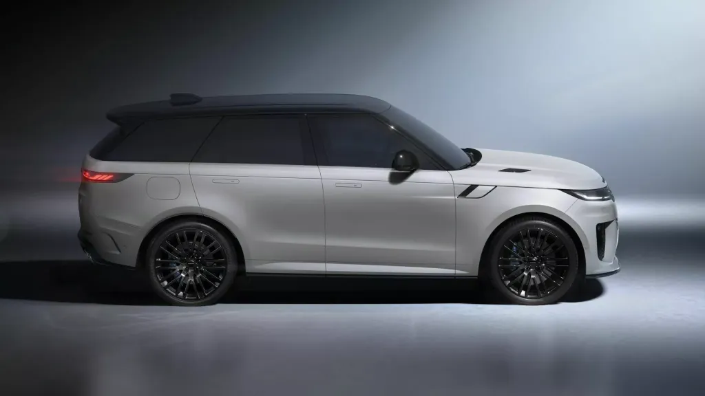 Range Rover Sport SV Ultimate Edition получил спецверсию в честь первого SVR