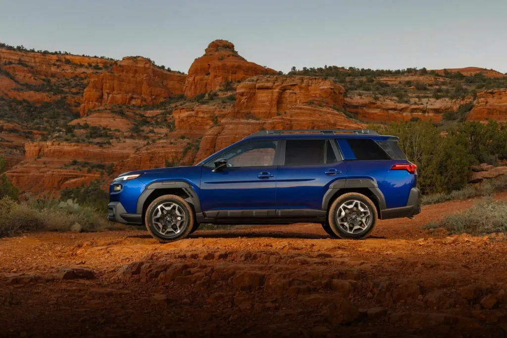 Subaru Outback 2026 впервые получил систему движения без рук на автомагистралях