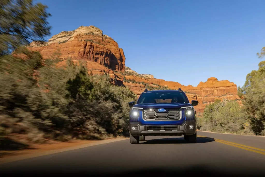 Subaru Outback 2026 впервые получил систему движения без рук на автомагистралях