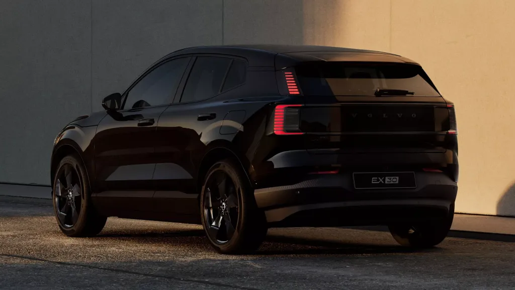 Volvo EX30 получил новую базовую версию, V2L и обновления мультимедиа в Европе