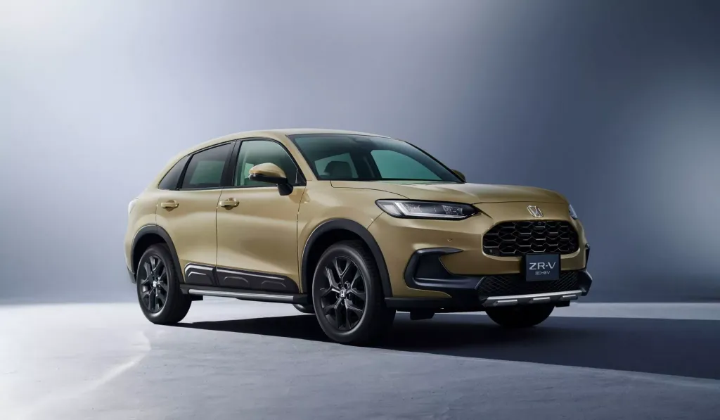 Honda ZR-V в Японии обновили: новые версии, цвета и только гибрид