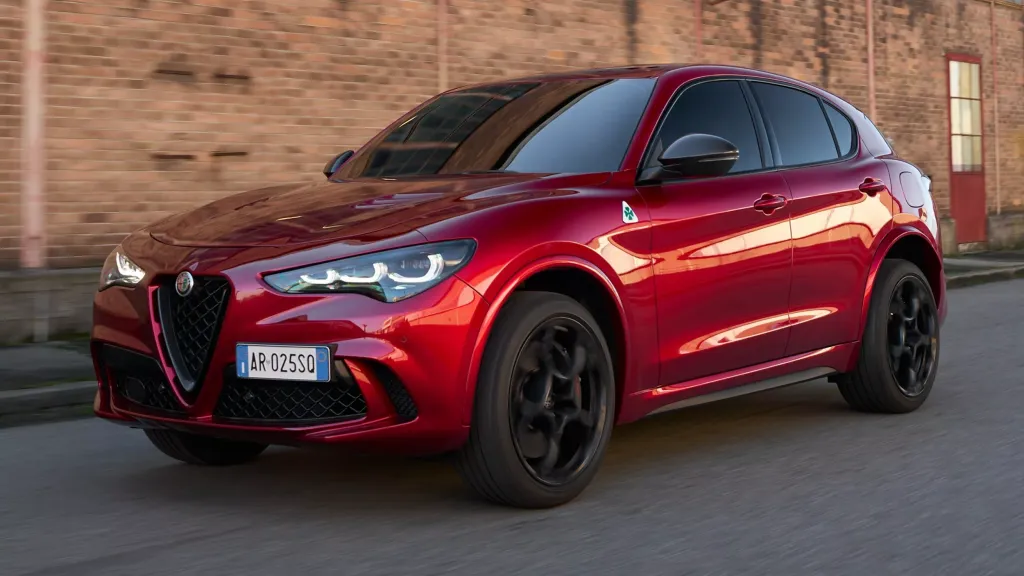 Alfa Romeo Giulia Quadrifoglio и Alfa Romeo Stelvio Quadrifoglio снова в строю: V6 остается, новое поколение ждут в 2028 году