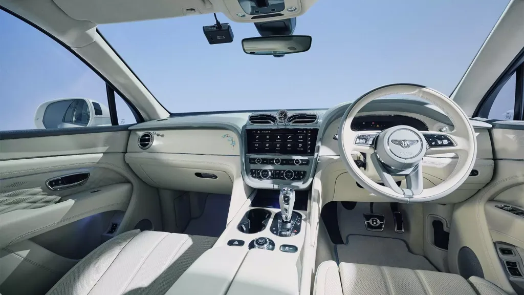 Bentley Bentayga Something Blue Collection by Mulliner: серия для Японии