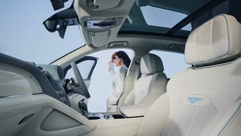 Bentley Bentayga Something Blue Collection by Mulliner: серия для Японии